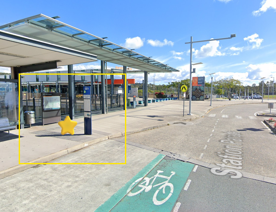 Varsity Lakes Train Station bus zone on Station Street — Byron Bay Express shuttle pick-up point for Brisbane TrainLink passengers, Stop ID 300051